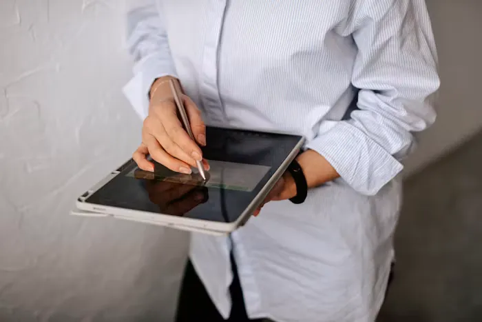 Aadhaar eSign or DSC: signing documents in India