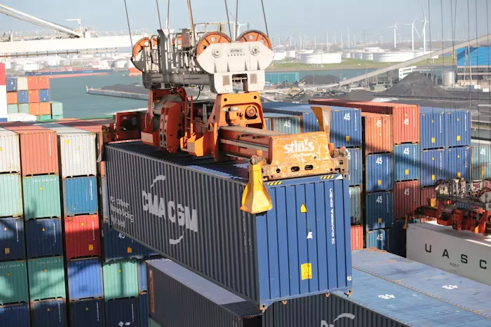 Container images: the supply chain nobody audits